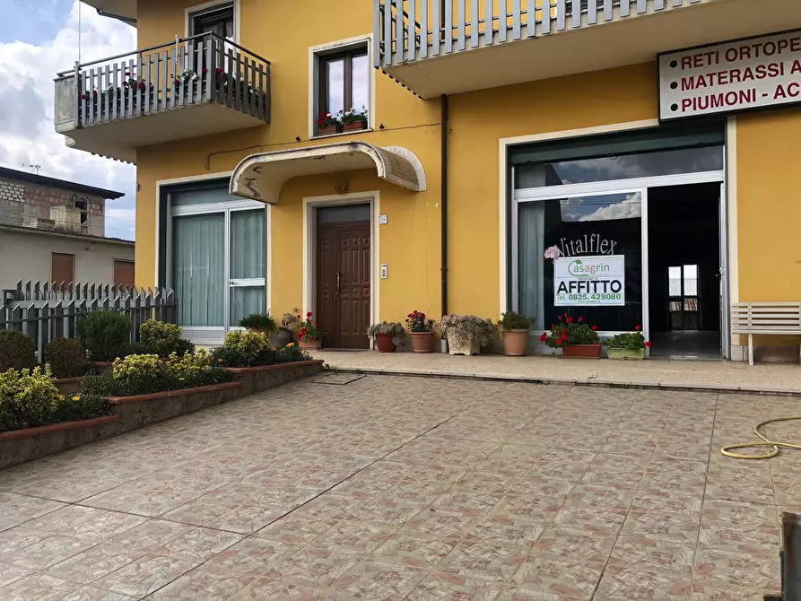 Immagine 3 di Locale commerciale in affitto  in pianopantano a Mirabella Eclano