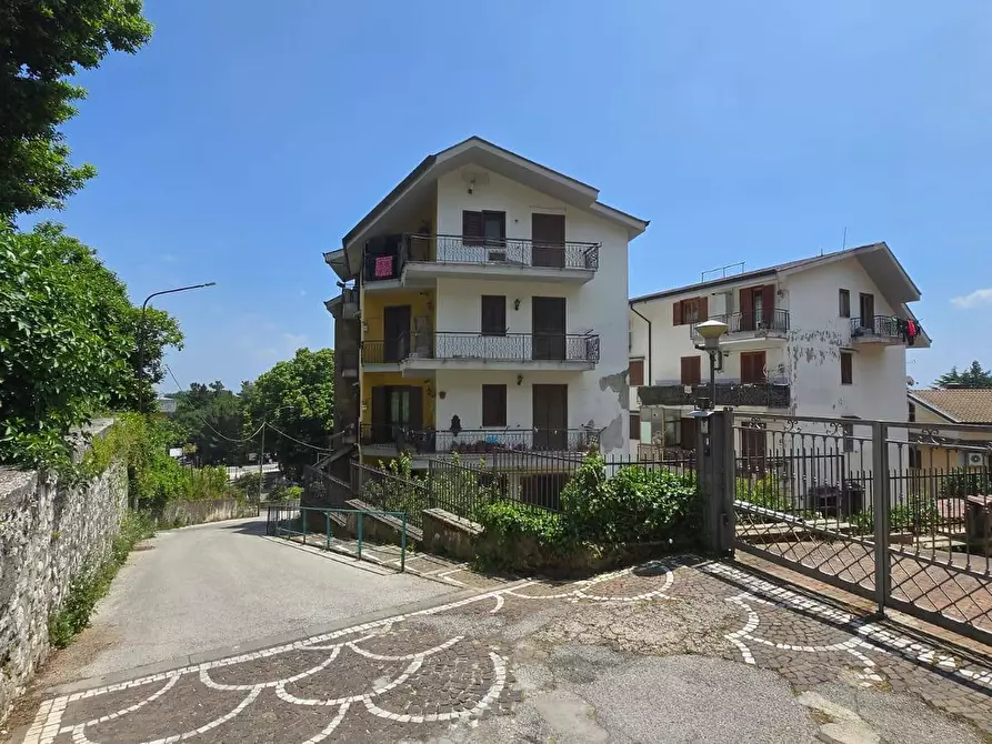 Immagine 2 di Appartamento in vendita  in piazza partenio 25 a Ospedaletto D'alpinolo