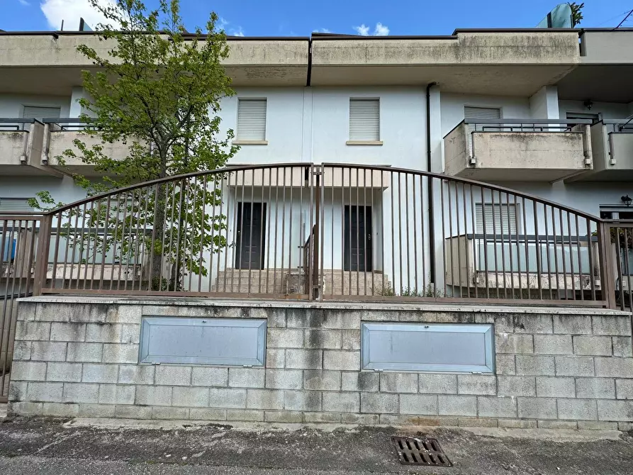 Immagine 1 di Villetta a schiera in vendita  in VIA VILLA CARACCIOLO 66 a Ariano Irpino