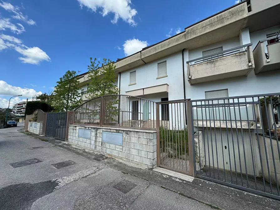 Immagine 3 di Villetta a schiera in vendita  in VIA VILLA CARACCIOLO 66 a Ariano Irpino