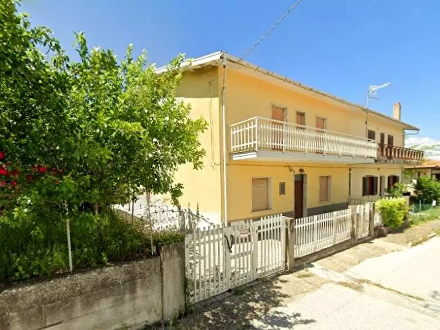 Immagine 1 di Casa indipendente in vendita  in Via della costituente 13 a Vallata