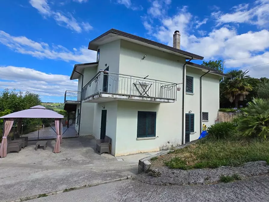 Immagine 1 di Villetta a schiera in vendita  in C/da Saraceno a Andretta