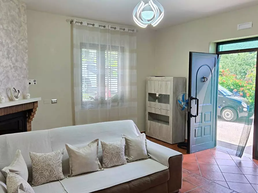 Immagine 9 di Villetta a schiera in vendita  in C/da Saraceno a Andretta