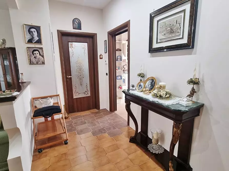 Immagine 9 di Appartamento in vendita  a Mirabella Eclano