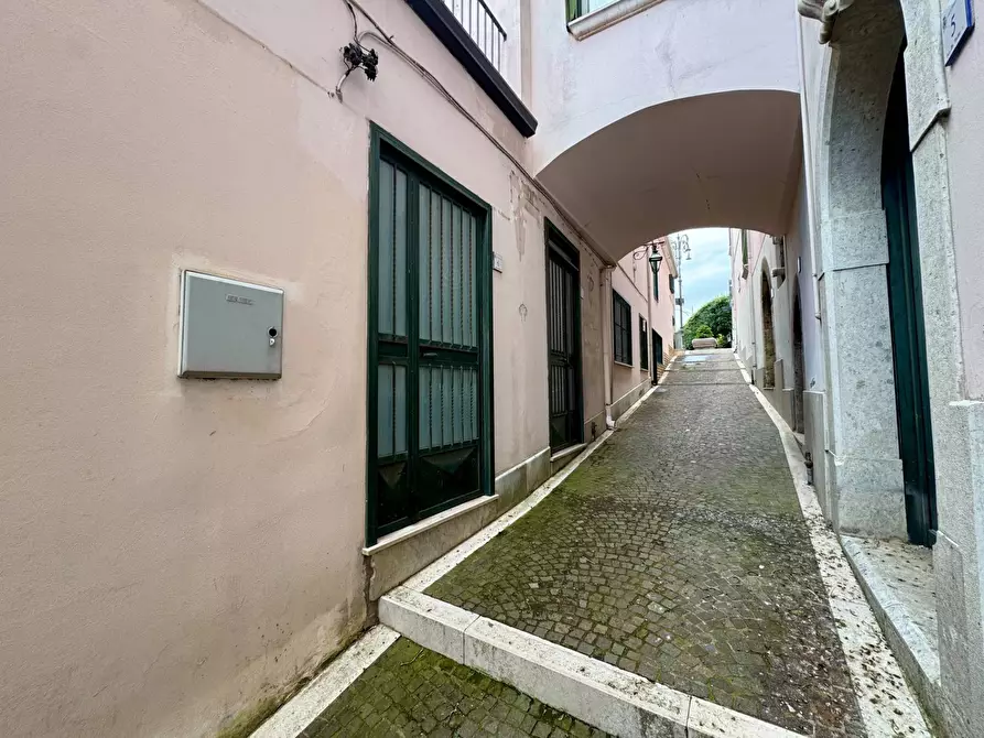 Immagine 2 di Casa semindipendente in vendita  in vico 1 de bellis a Mirabella Eclano