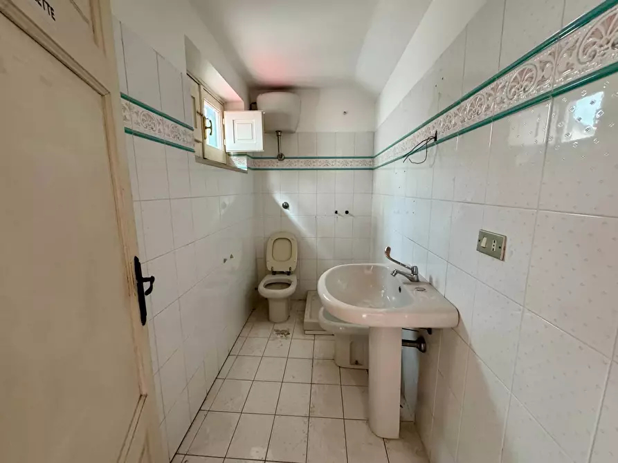 Immagine 13 di Casa semindipendente in vendita  in vico 1 de bellis a Mirabella Eclano