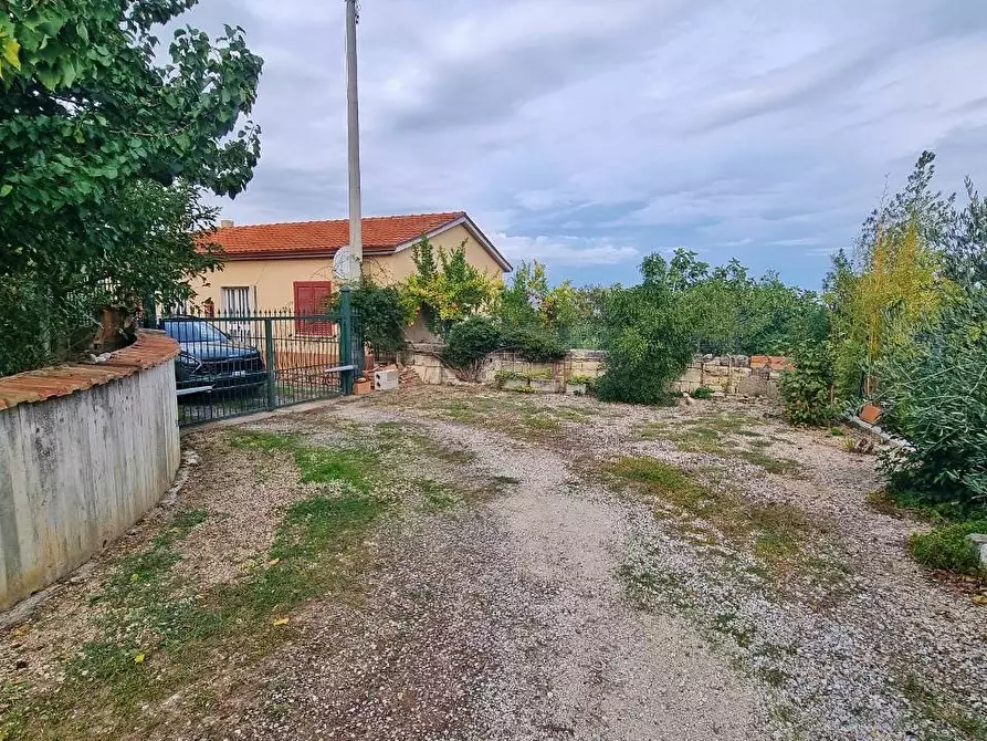 Immagine 10 di Appartamento in vendita  a Frigento