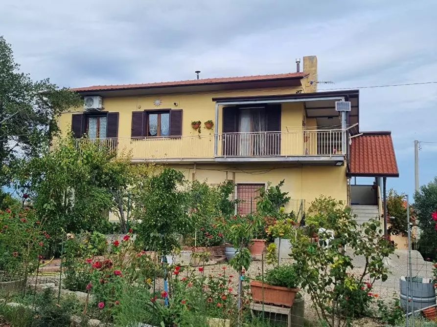 Immagine 5 di Appartamento in vendita  a Frigento