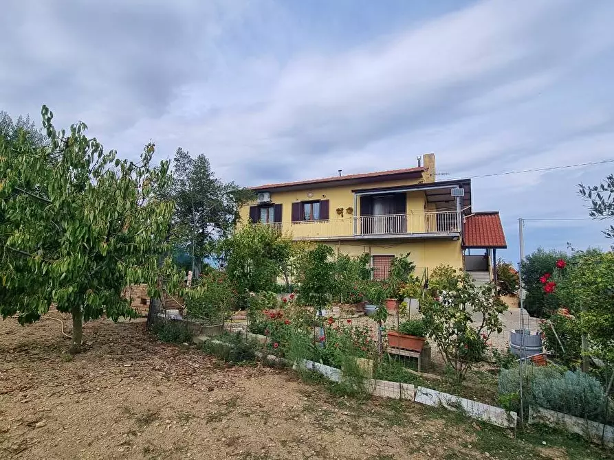 Immagine 7 di Appartamento in vendita  a Frigento