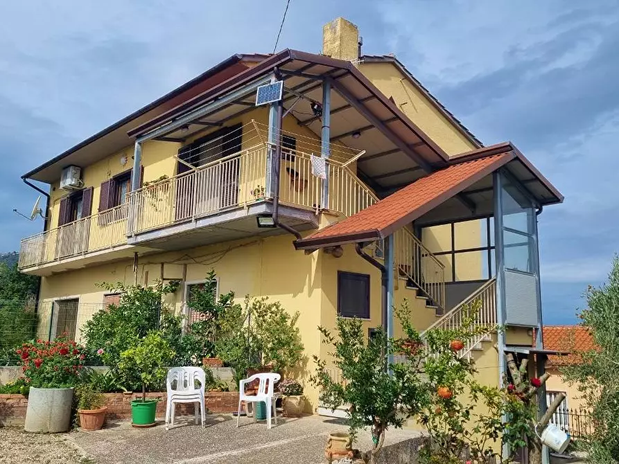 Immagine 1 di Appartamento in vendita  a Frigento