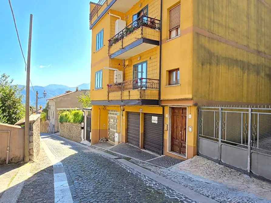 Immagine 22 di Appartamento in vendita  in Via Sorbo 111 a Montella