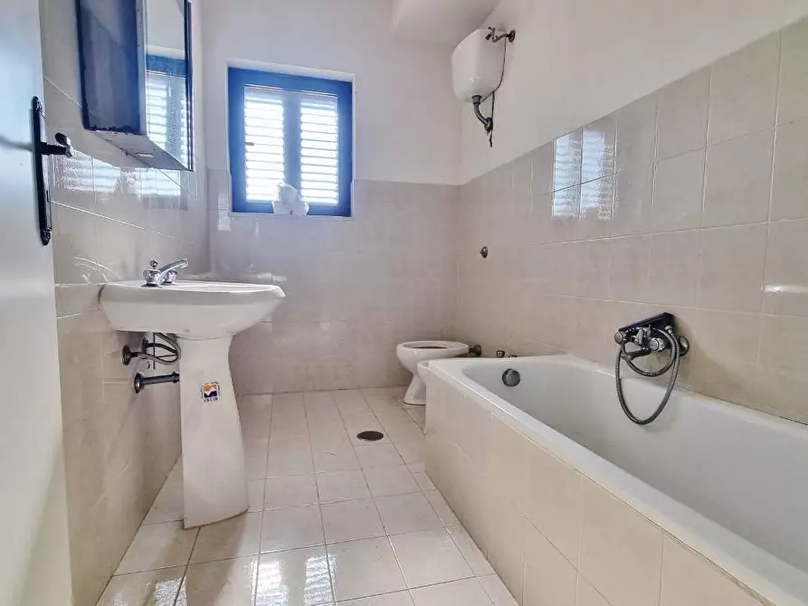 Immagine 15 di Casa indipendente in vendita  in Via Comunale Civita a San Sossio Baronia