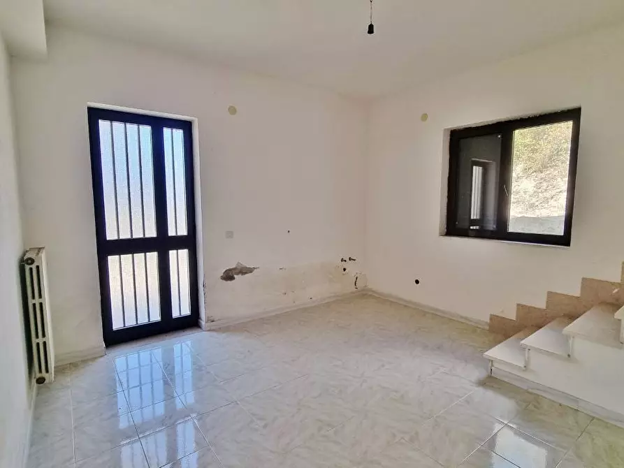 Immagine 9 di Casa indipendente in vendita  in Via Comunale Civita a San Sossio Baronia