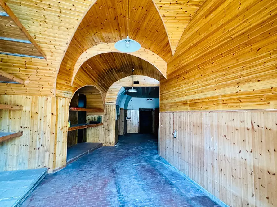 Immagine 3 di Locale commerciale in vendita  a Ariano Irpino