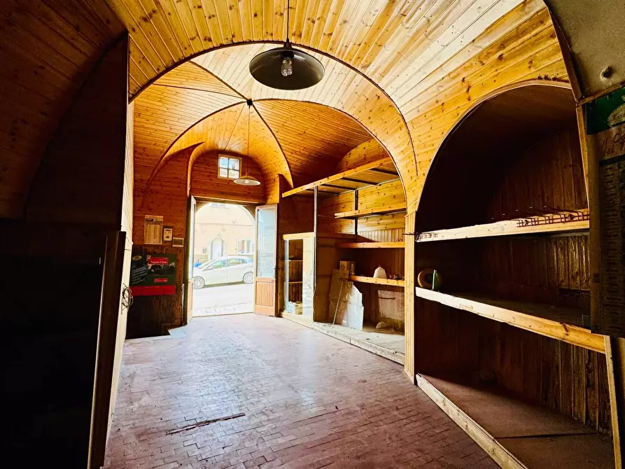 Immagine 1 di Locale commerciale in vendita  a Ariano Irpino