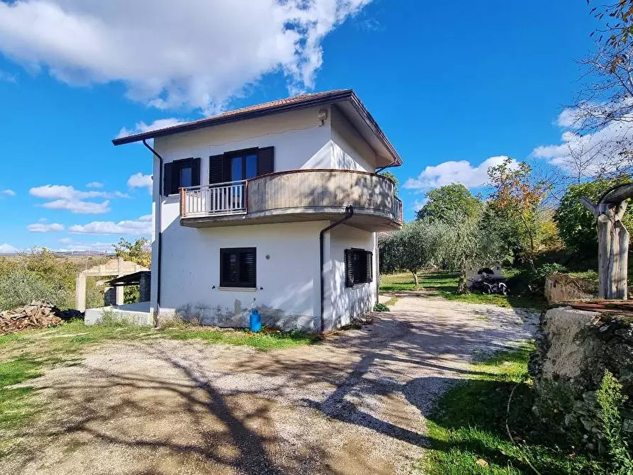 Immagine 2 di Villa in vendita  in Contrada Molini a Trevico