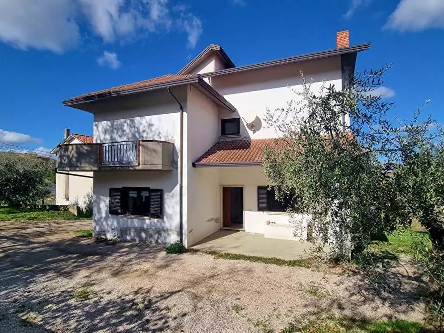 Immagine 10 di Villa in vendita  in Contrada Molini a Trevico