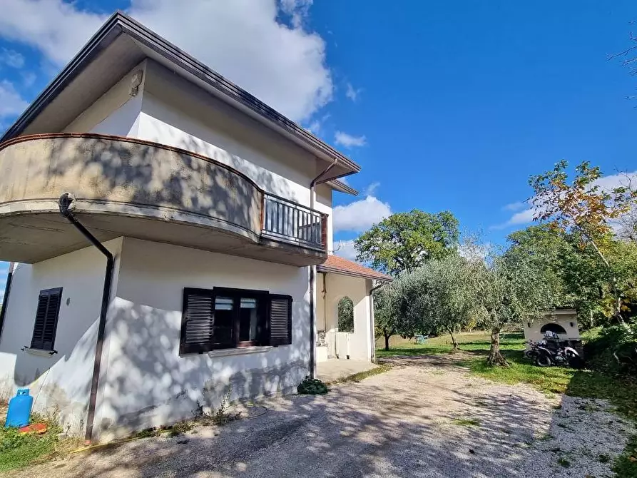 Immagine 3 di Villa in vendita  in Contrada Molini a Trevico