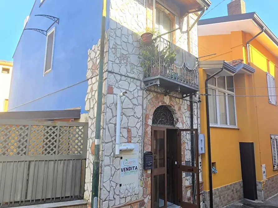 Immagine 1 di Casa indipendente in vendita  in Via Breccelle 3 a San Leucio Del Sannio