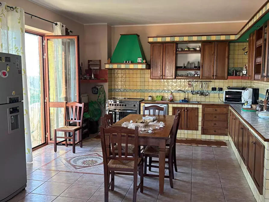 Immagine 2 di Appartamento in vendita  in Via Enzo Marmorale a Paduli