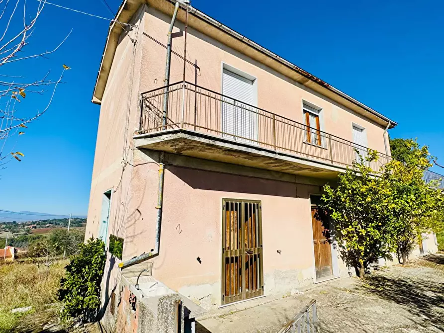 Immagine 2 di Casa indipendente in vendita  in via chiocche del forno a Mirabella Eclano