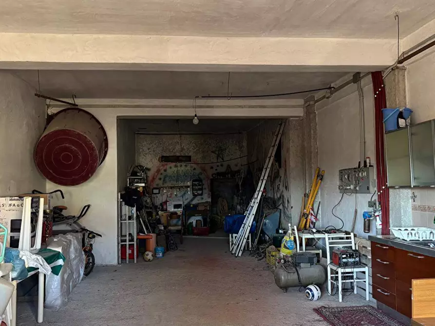 Immagine 3 di Box auto in vendita  in Via Enzo Marmorale a Paduli