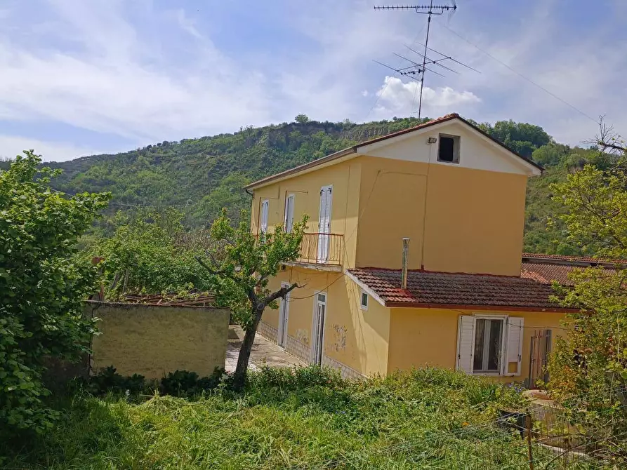 casa indipendente in vendita ad Ariano Irpino in zona Martiri