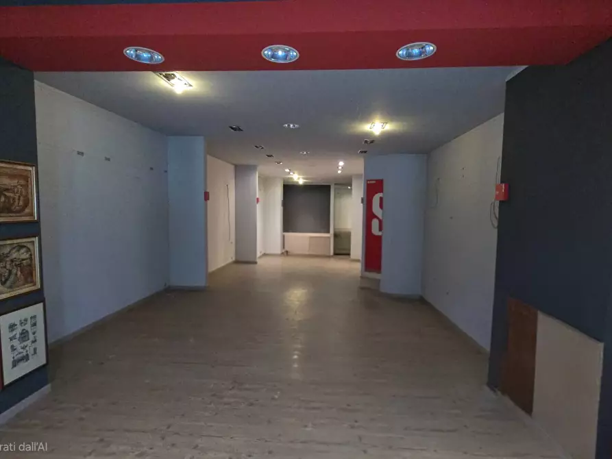 Immagine 6 di Locale commerciale in affitto  a Mirabella Eclano