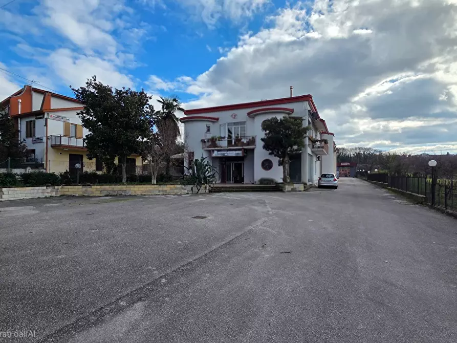 Immagine 1 di Locale commerciale in affitto  a Mirabella Eclano