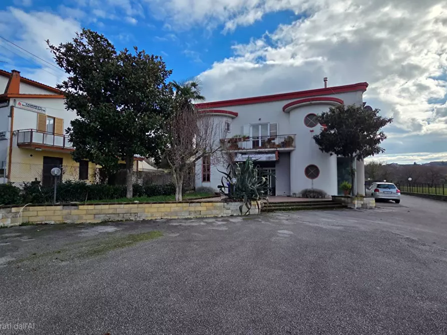 Immagine 3 di Locale commerciale in affitto  a Mirabella Eclano