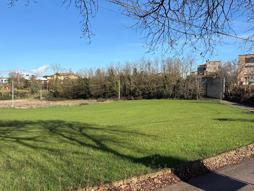 Immagine 8 di Locale commerciale in vendita  a Benevento