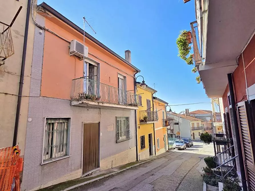 Immagine 3 di Casa semindipendente in vendita  in Via Regina Margherita 52 a Andretta