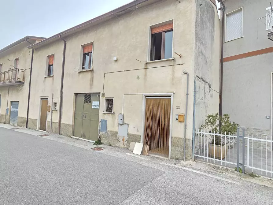 Immagine 1 di Casa semindipendente in vendita  a Andretta