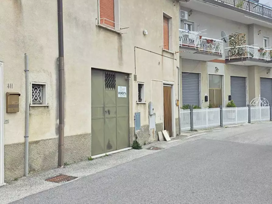 Immagine 2 di Casa semindipendente in vendita  a Andretta