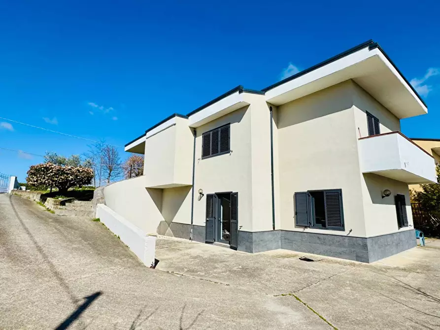 Immagine 6 di Villa in vendita  in CONTRADA paragano 30 a Ariano Irpino