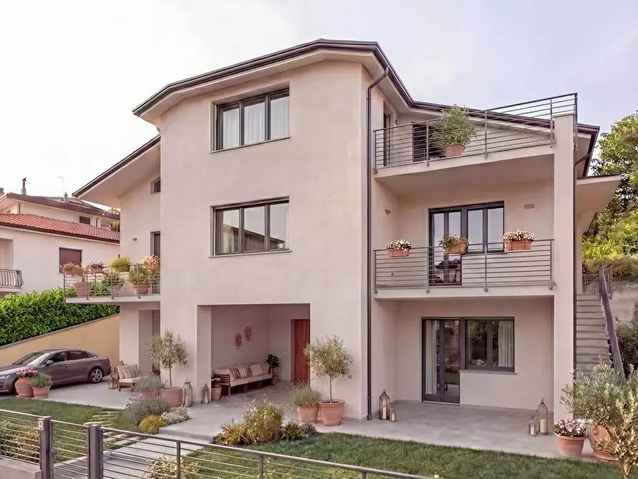 Immagine 6 di Villa in vendita  in VIA STAZIONE 35 a Ceppaloni