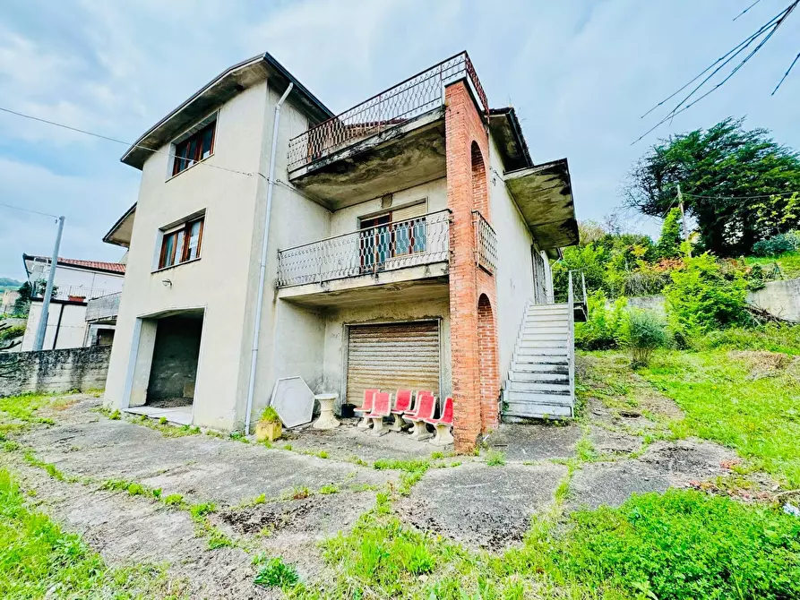 Immagine 2 di Villa in vendita  in VIA STAZIONE 35 a Ceppaloni