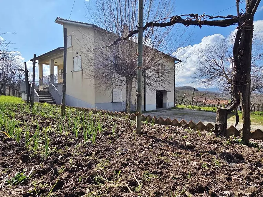 Immagine 3 di Casa indipendente in vendita  in Contrada acquara a Torella Dei Lombardi