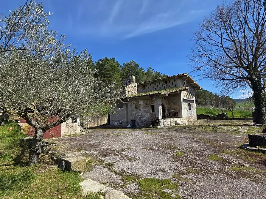 Immagine 2 di Villa in vendita  in Taverna delle noci 56 a Parolise