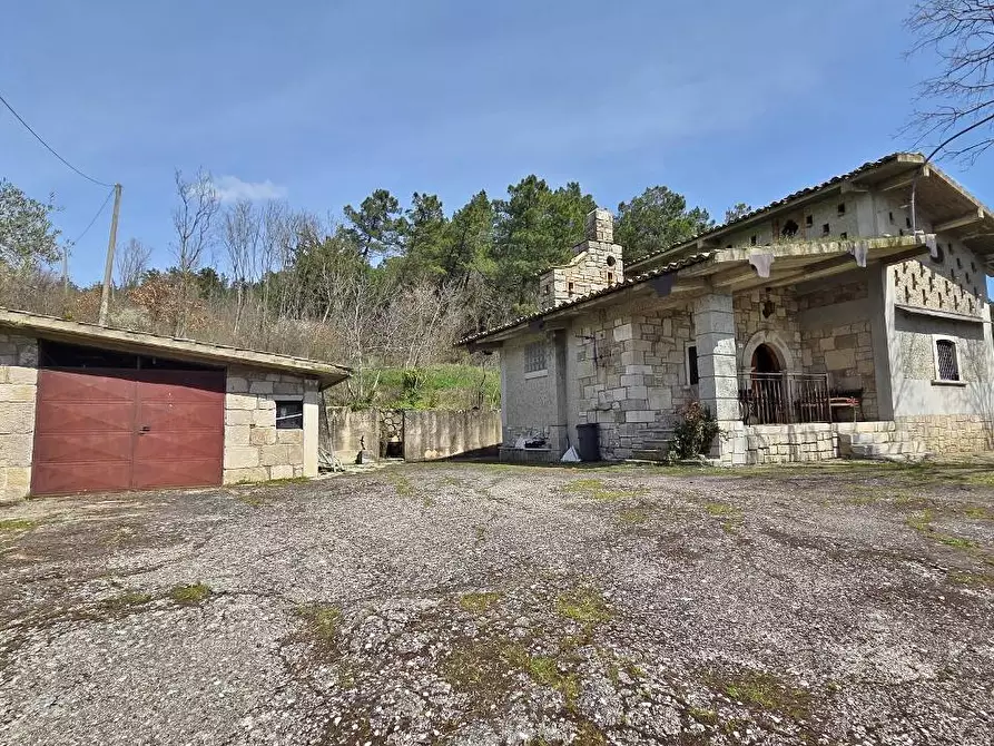 Immagine 9 di Villa in vendita  in Taverna delle noci 56 a Parolise