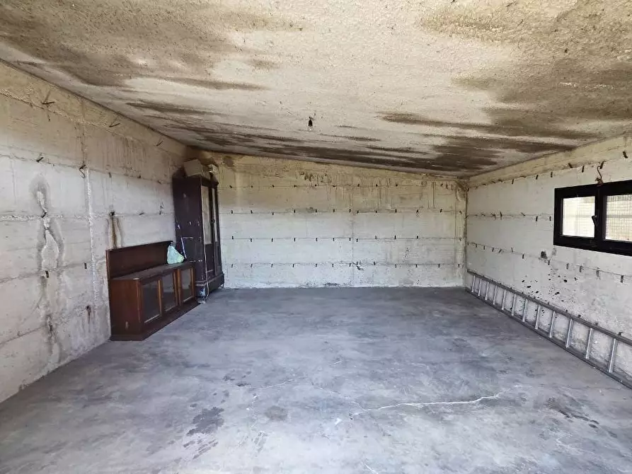 Immagine 41 di Villa in vendita  in Taverna delle noci 56 a Parolise