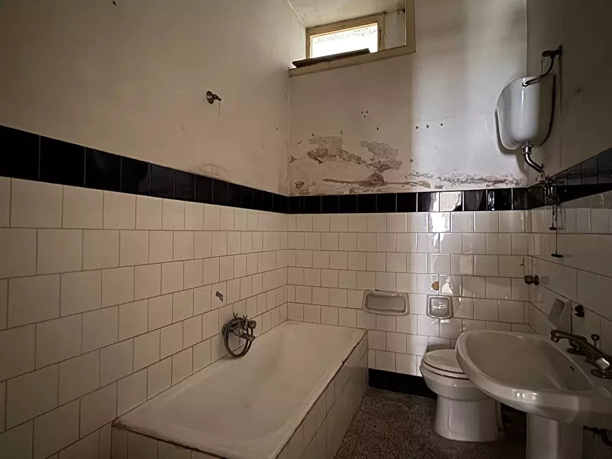 Immagine 6 di Casa semindipendente in vendita  in VIA COLORI a Mirabella Eclano