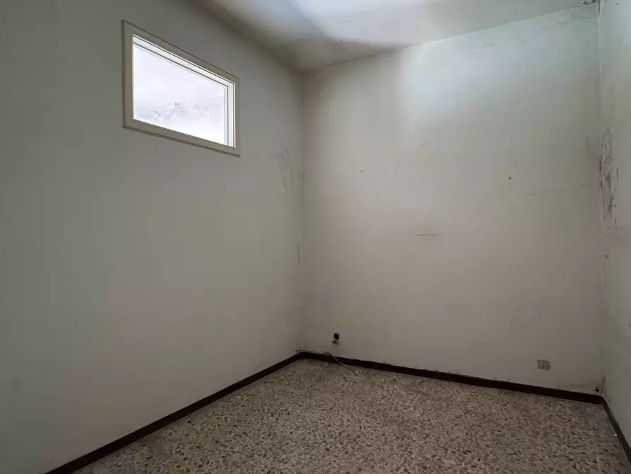 Immagine 10 di Casa semindipendente in vendita  in VIA COLORI a Mirabella Eclano