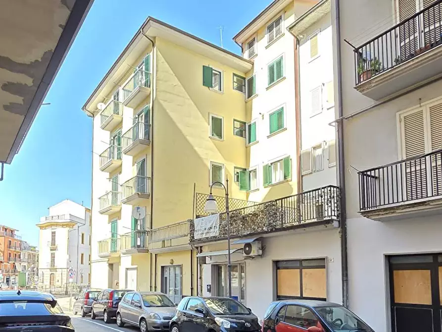 Immagine 3 di Appartamento in vendita  in Via Gramsci a Atripalda
