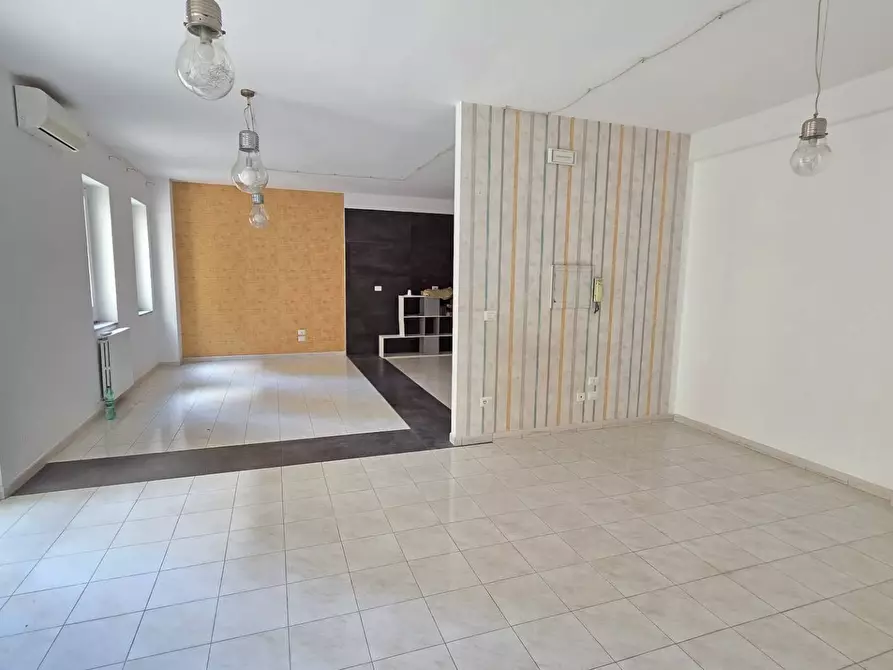 Immagine 15 di Appartamento in vendita  in Via Gramsci a Atripalda