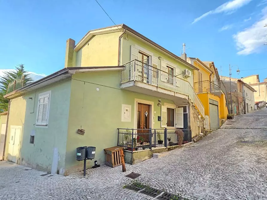 Immagine 1 di Casa indipendente in vendita  in via giacomo matteotti a Tufo