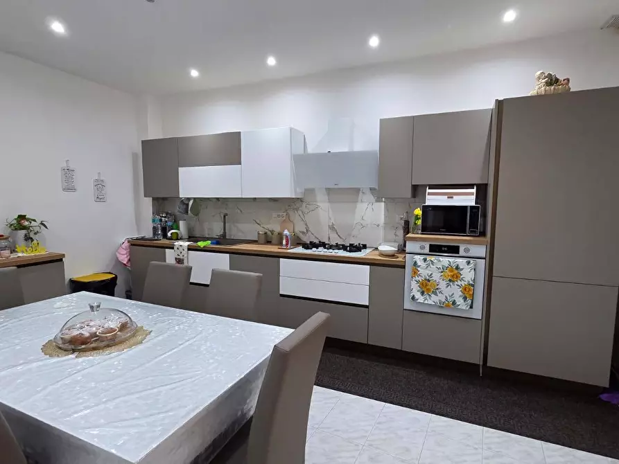 Immagine 11 di Casa indipendente in vendita  in via giacomo matteotti a Tufo