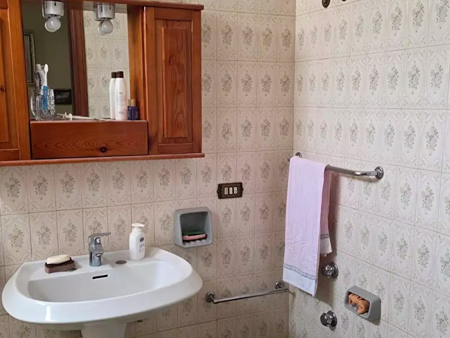 Immagine 14 di Casa semindipendente in vendita  in Via Roma a Andretta