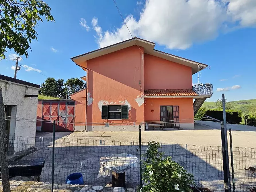 Immagine 3 di Casa indipendente in vendita  in via Serrapolla a Vallata