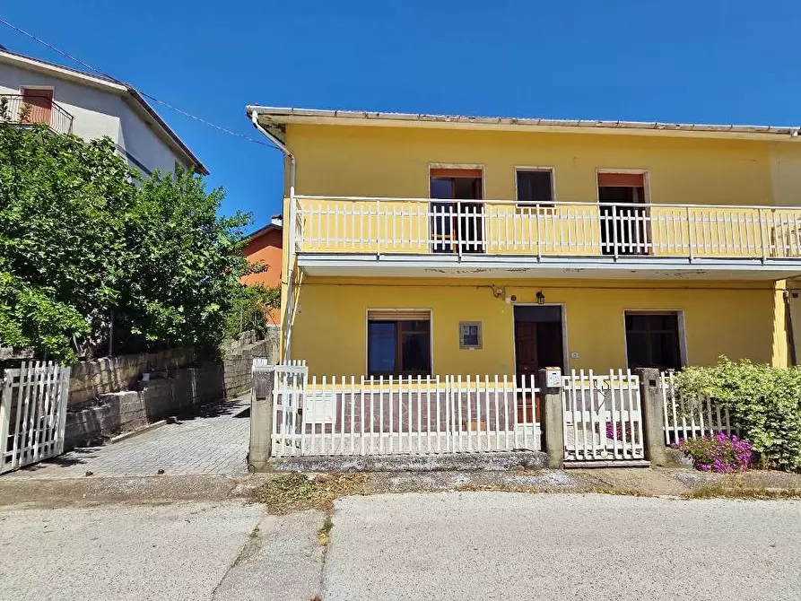 Immagine 3 di Casa indipendente in vendita  in Via della costituente 13 a Vallata